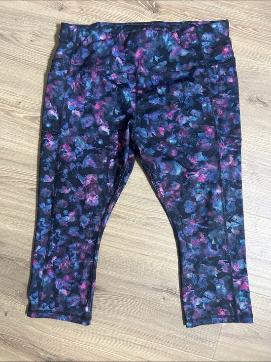 Avia Pants - Black Floral Print Capri Leggings